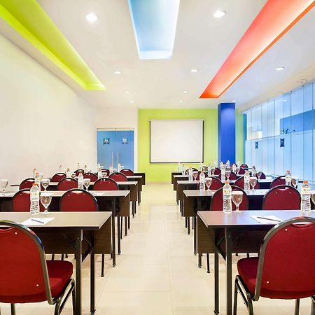 Ibis Budget Jakarta Cikini Hotel Luaran gambar